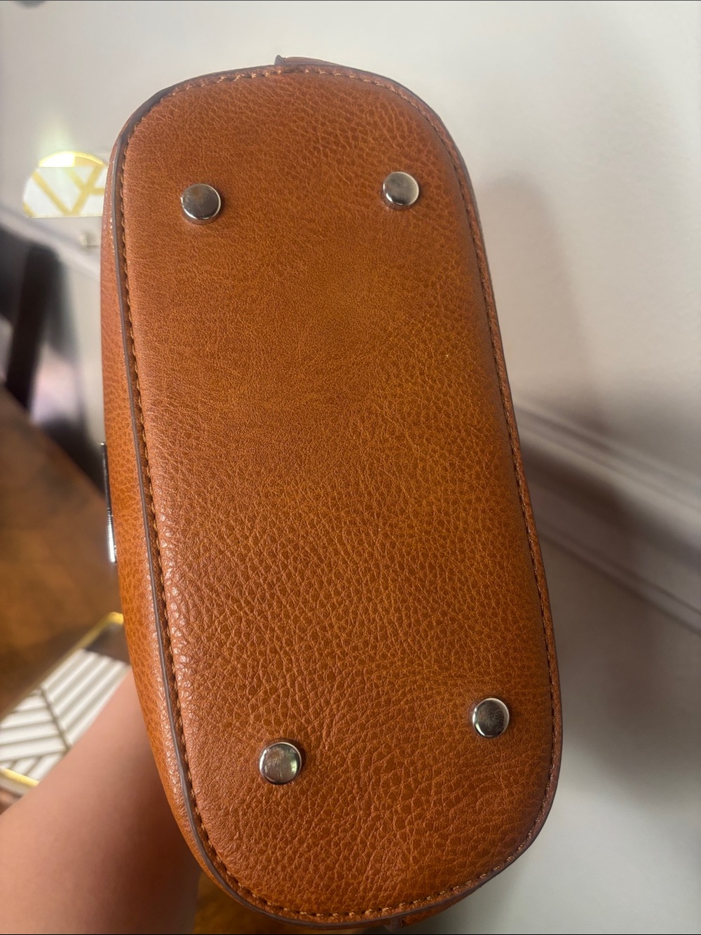 CARLOS SANTANA Tortoiseshell Handle Tan Crossbody Bag - Picture 8 of 16